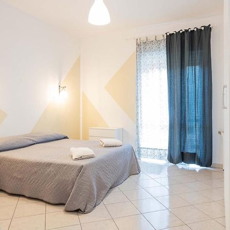 Nuovo Appartamento Beige Бари Екстериор снимка