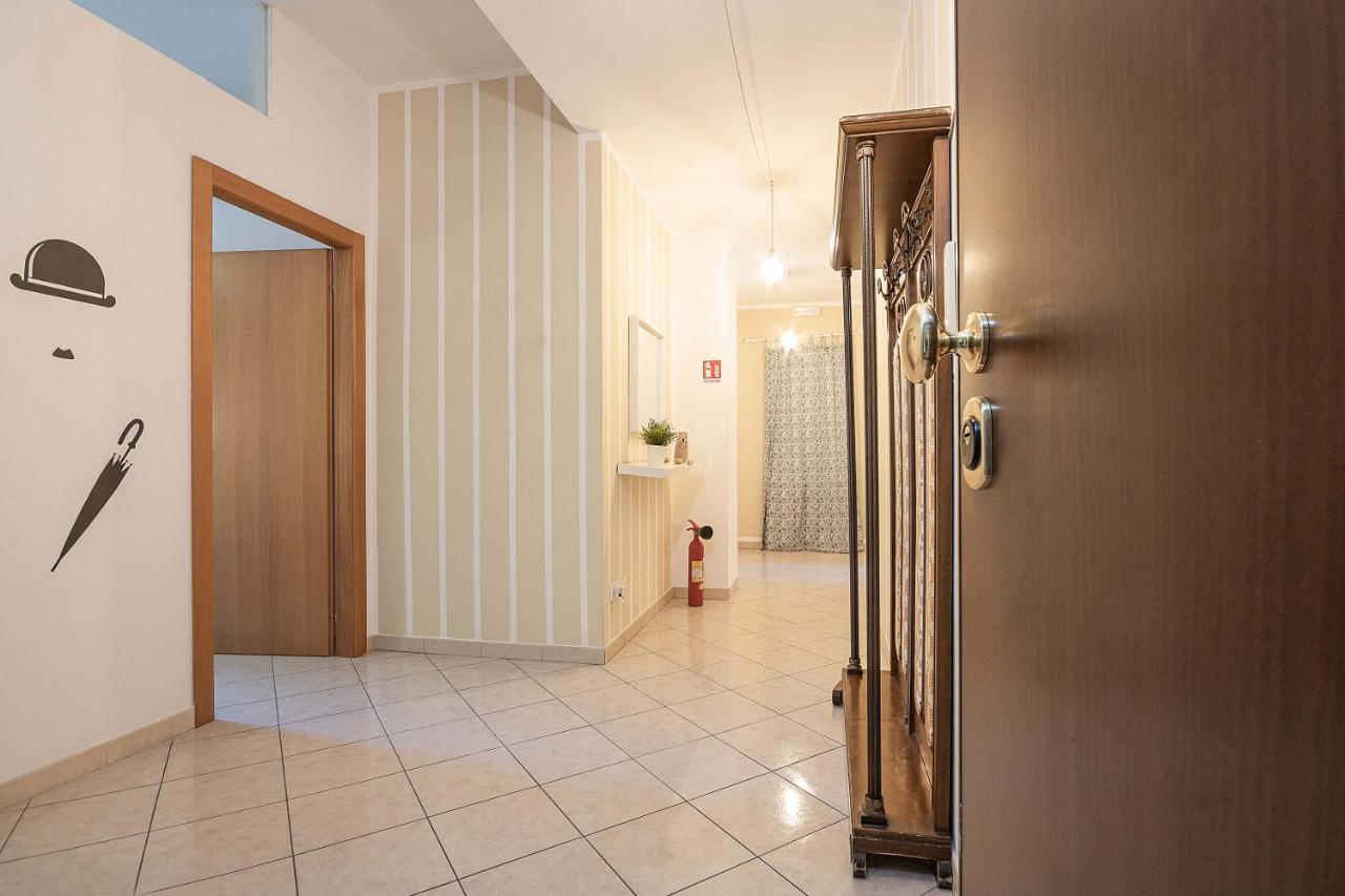 Nuovo Appartamento Beige Бари Екстериор снимка