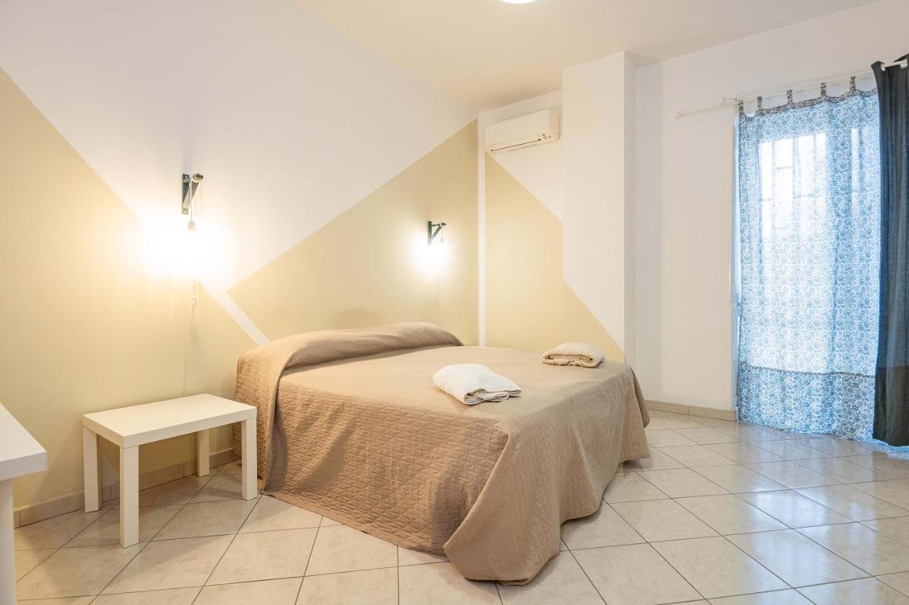 Nuovo Appartamento Beige Бари Екстериор снимка